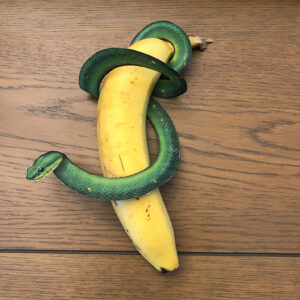 Banaan traktatie slang - Printable. Banaan trakteren. Traktatie banaan maken. Gezonde traktatie jungle. Jungle kinderfeestje thema. Jungle babyshower. Photobooth prop.