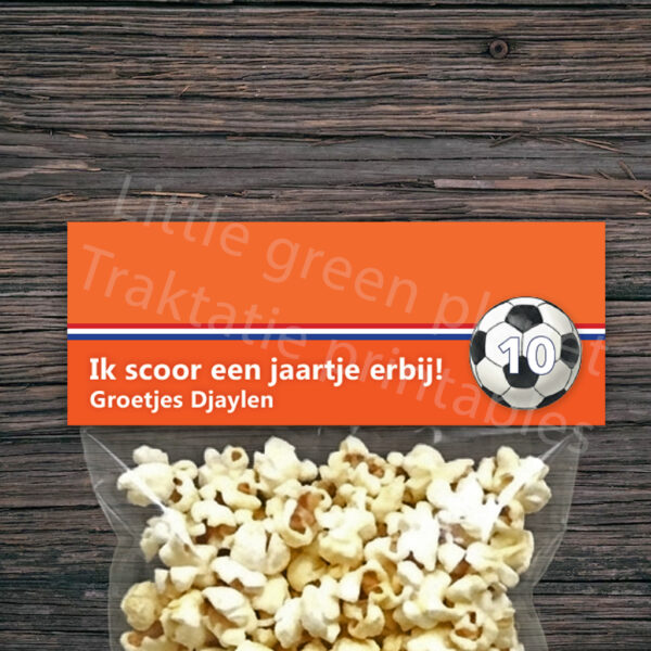 Voetbal traktatie labels - Oranje - Printable. Voetbal traktatie maken. WK traktatie. EK traktatie. Oranje traktatie. Traktatie 10 jaar.