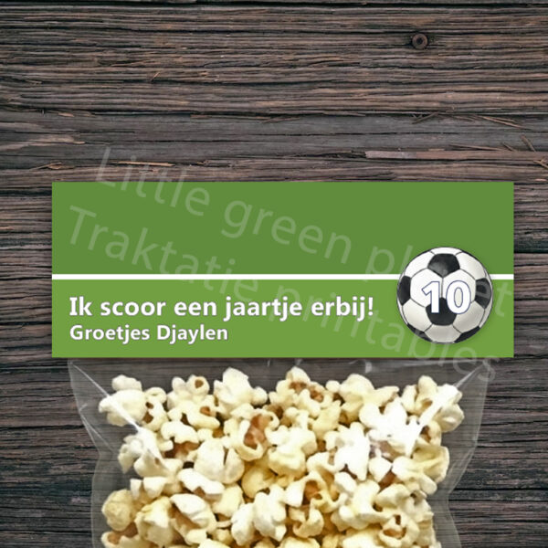 Voetbal traktatie labels - Printable. Voetbal traktatie maken. WK traktatie. EK traktatie. Traktatie school. Traktatie 10 jaar. Traktatie printable.